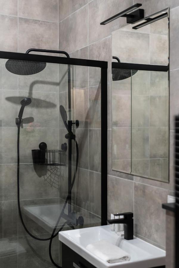 Modern Apartment With Balcony & Free Garage Poznan By Noclegi Renters エクステリア 写真