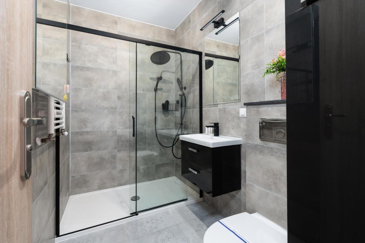 Modern Apartment With Balcony & Free Garage Poznan By Noclegi Renters エクステリア 写真
